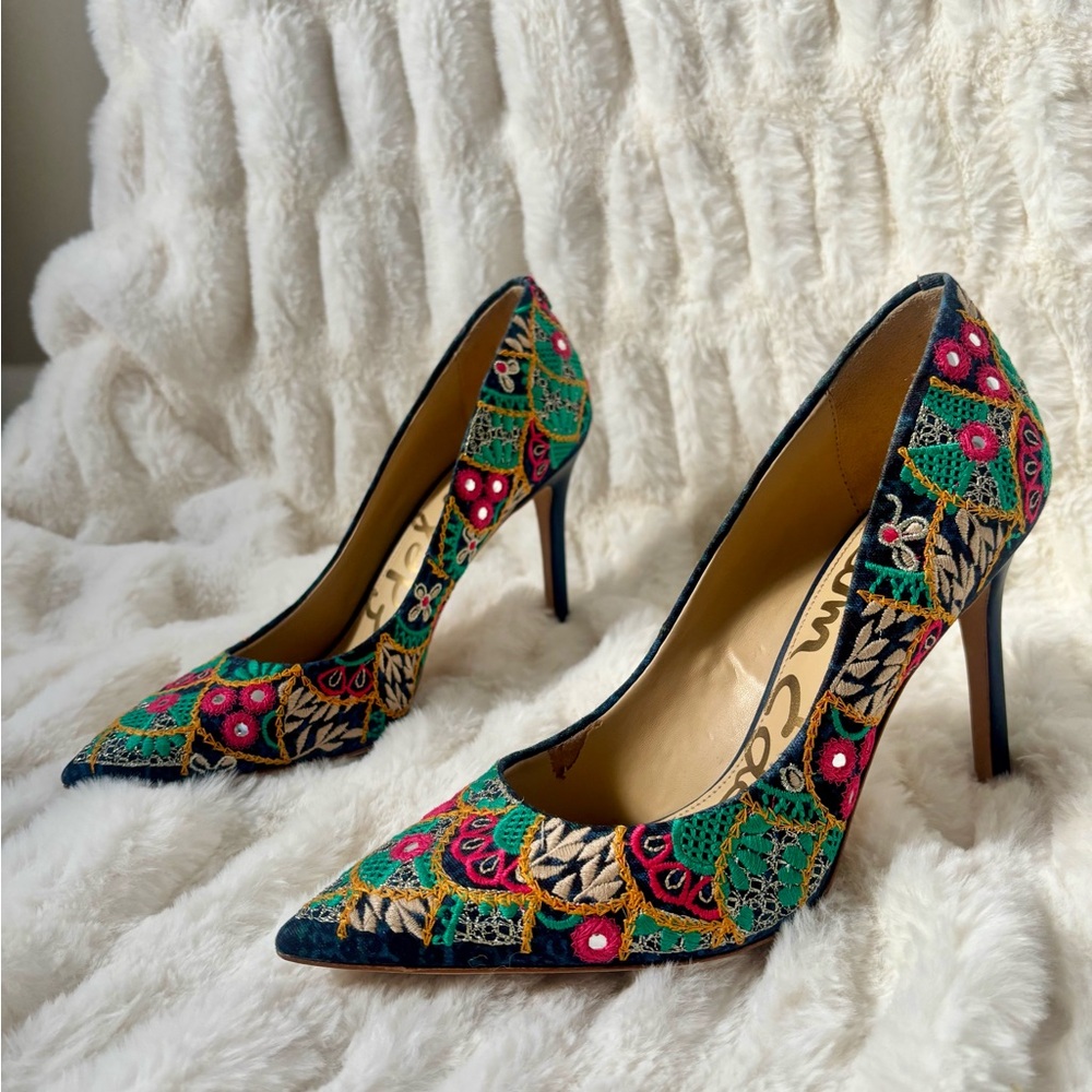Funky Embroidered Sam Edelman Hazel Pump